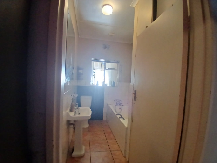 4 Bedroom Property for Sale in Avondale Western Cape